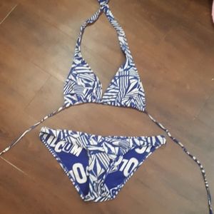 Size med Volcom Bikini
